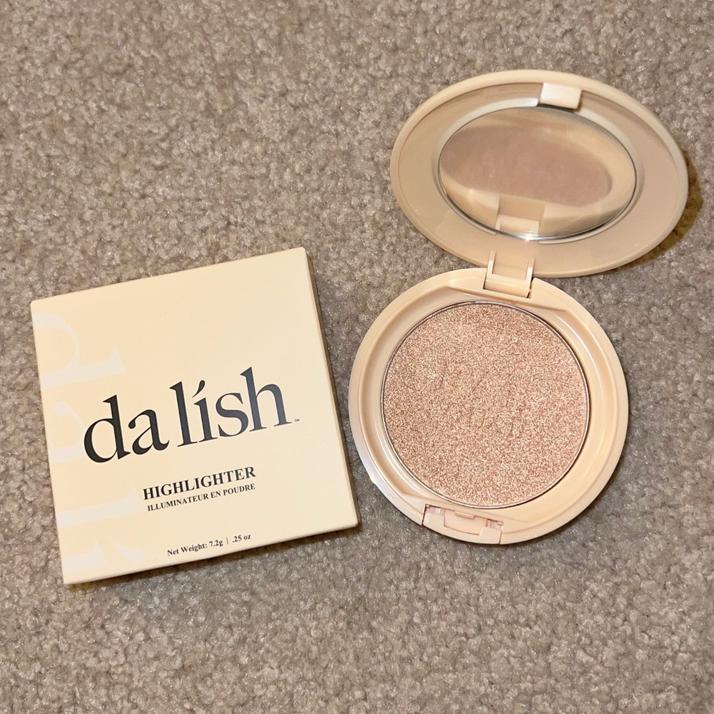 Dalish Highlighter Compact